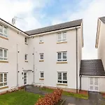 Newly Refurbished Large Apartment With Huge Garden